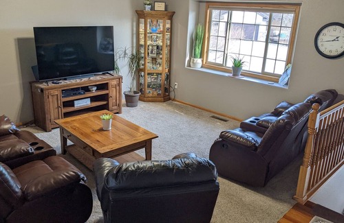 Rapid City House | Nice 4 Bedroom Home- Easy Access To The Black Hills Just Off Hwy 16 In Rapid Cit