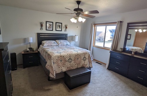 Rapid City House | Nice 4 Bedroom Home- Easy Access To The Black Hills Just Off Hwy 16 In Rapid Cit