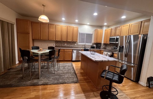 East Quincy Highlands House | Nice 4Bedroom House and Beautiful Place