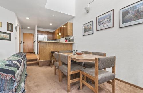 Bear Valley Apartment | Nice All-Season Condo in BV Village - Sundowner 9