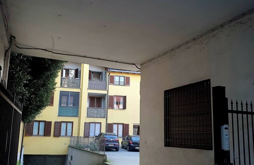 Caronno Pertusella Apartment | Nice and comfortable apartment with enclosed garage, close to Milan and Varese.