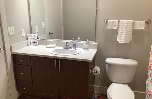 Church Street House | Nice and Comfy Apartment Close to the Airport