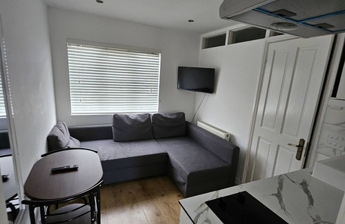 Carshalton Central Apartment | Nice and Cosy one bed flatn