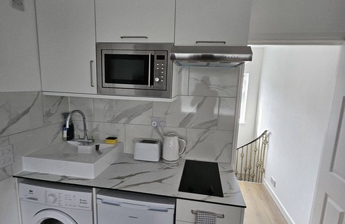 Carshalton Central Apartment | Nice and Cosy one bed flatn