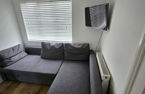 Carshalton Central Apartment | Nice and Cosy one bed flatn