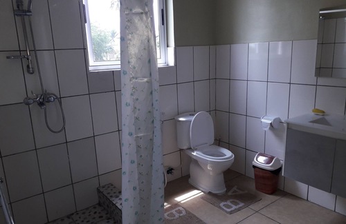 Akyinim Apartment | Nice and cozy 4 BR apartment