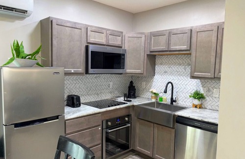 Buffalo Apartment | Nice and cozy house with king bed fenced yard