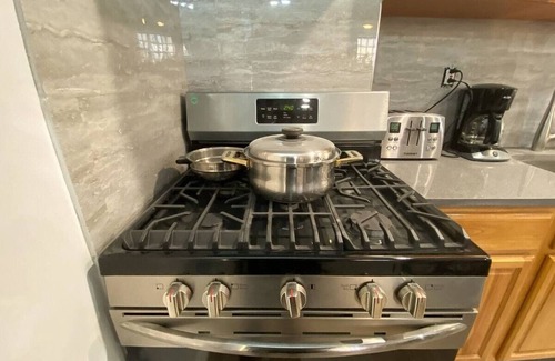 Queens Apartment | Nice and Cozy studio in Long Island City. Comfortable and close to Manhattan