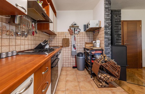 Donji Lapac House | Nice and large cottage in quiet countryside of Lika-Dobroselo.