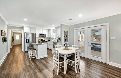 Waco House | Nice and quiet just minutes from Magnolia