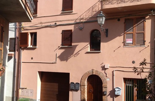 Massignano Apartment | Nice and quiet panoramic apartment in a small village not far from the beaches