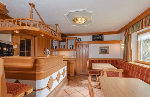 Hollersbach im Pinzgau Apartment | Nice apartment for 20 guests with WIFI, TV, terrace, pets allowed and parking