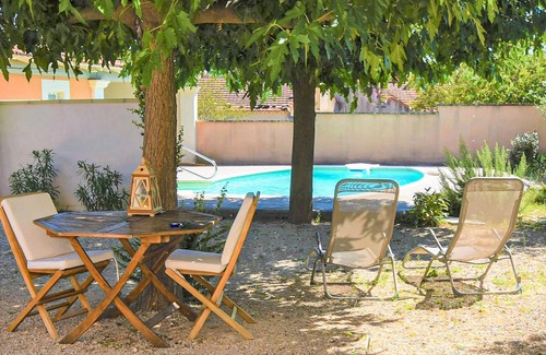 Caumont-sur-Durance Apartment | Nice apartment in Caumont-sur-Durance