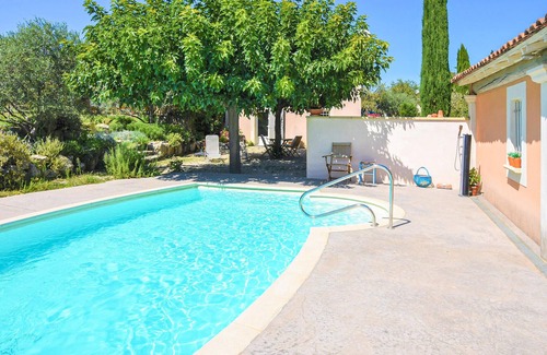 Caumont-sur-Durance Apartment | Nice apartment in Caumont-sur-Durance