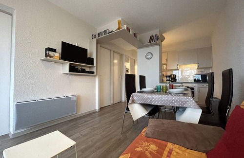 Port District Apartment | Nice apartment 5 min from the sea, 2 bedrooms, parking, balcony, Châtelaillon-Plage