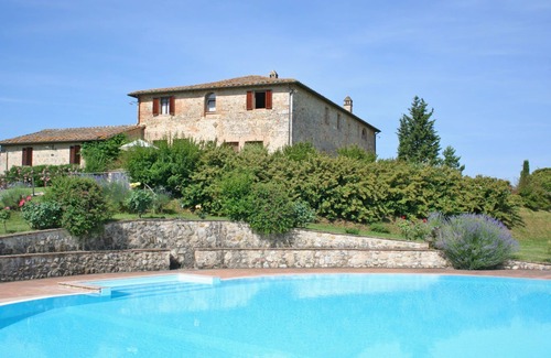 Monteroni d'Arbia Apartment | Nice apartment for 6 guests with pool, WIFI, patio, panoramic view and parking, close to Siena