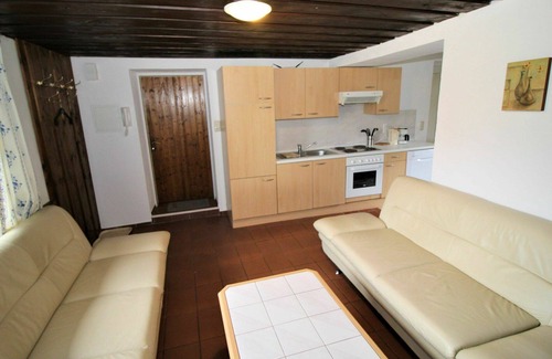 Muhldorf Apartment | Nice apartment for 7 guests with WIFI, TV, terrace, panoramic view and parking