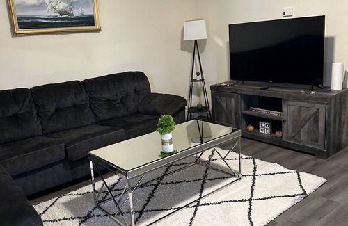 Utica Apartment | Nice Apartment Downtown UticanSecond floor located close night club Varick st