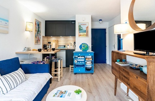 Lacanau-Ocean Apartment | Nice apartment for 3 guests with WIFI, pool, TV, terrace and parking