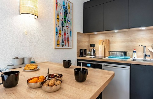 Lacanau-Ocean Apartment | Nice apartment for 3 guests with WIFI, pool, TV, terrace and parking