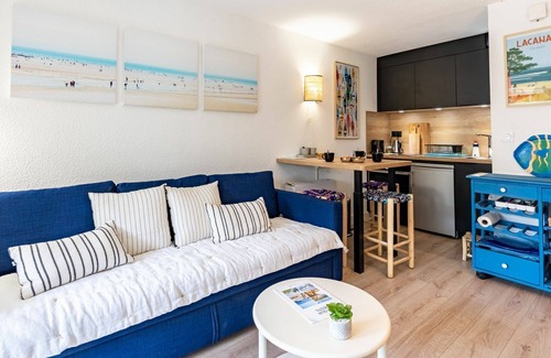 Lacanau-Ocean Apartment | Nice apartment for 3 guests with WIFI, pool, TV, terrace and parking