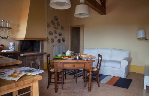 Fossombrone Other | Nice apartment for 3 guests with pool, A/C, WIFI, TV, pets allowed and parking
