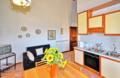 San Gimignano Apartment | Nice apartment for 2 guests with WIFI, pool, A/C, TV, patio, panoramic view and parking