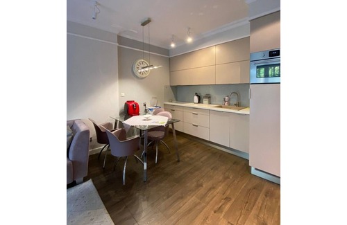 Polanica-Zdroj Apartment | Nice apartment for 4 guests with WIFI, TV, balcony, pets allowed, panoramic view and parking
