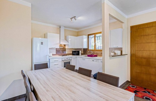 Pietroso Apartment | Nice apartment for 10 people with A/C, pool, WIFI, TV, patio, pets allowed and panoramic view
