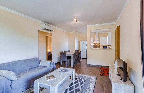 Pietroso Apartment | Nice apartment for 10 people with A/C, pool, WIFI, TV, patio, pets allowed and panoramic view
