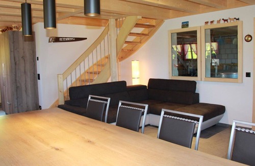 Lenk Apartment | Nice apartment for 10 people with TV and balcony