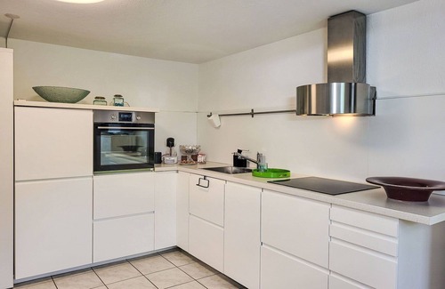 Gordola Apartment | Nice apartment for 2 guests with WIFI, A/C, TV, patio, pets allowed, panoramic view and parking