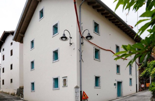 Raveo Apartment | Nice apartment for 2 guests with WIFI, TV, patio, pets allowed and parking