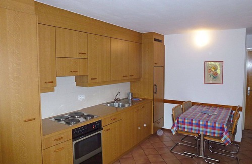 Carona Apartment | Nice apartment for 3 guests with WIFI, TV, patio, pets allowed, panoramic view and parking