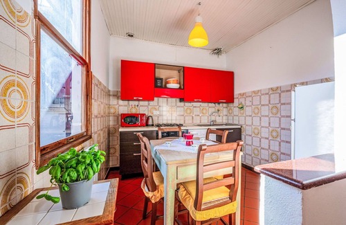 Oneglia Apartment | Nice apartment for 4 guests with WIFI, TV, terrace and parking