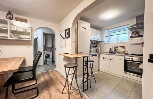 Drassmarkt Apartment | Nice apartment for 4 guests with WIFI, TV, patio, pets allowed, panoramic view and parking