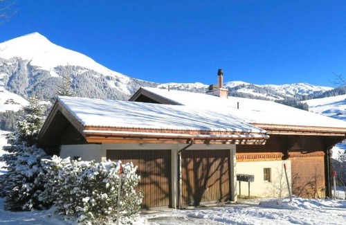 Lauenen Apartment | Nice apartment for 4 guests with WIFI and balcony