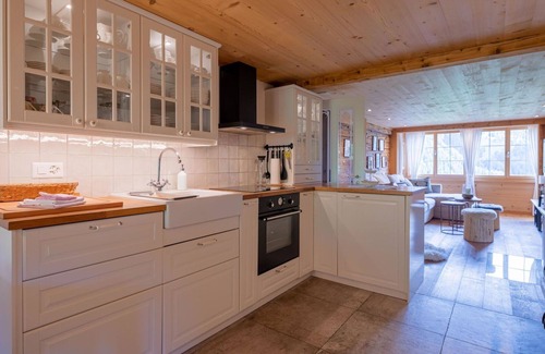 Lenk Apartment | Nice apartment for 4 guests with WIFI, TV, balcony and pets allowed