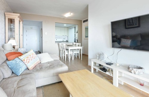 La Cala de Mijas Apartment | Nice apartment for 4 guests with WIFI, A/C, pool, TV, terrace, pets allowed and parking