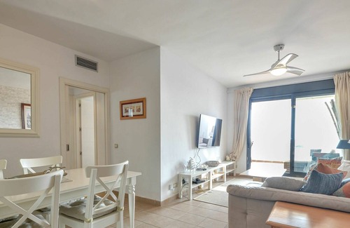 La Cala de Mijas Apartment | Nice apartment for 4 guests with WIFI, A/C, pool, TV, terrace, pets allowed and parking