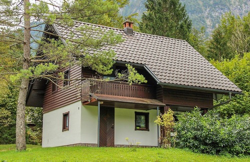Ukanc Apartment | Nice apartment for 4 people with TV, balcony and parking