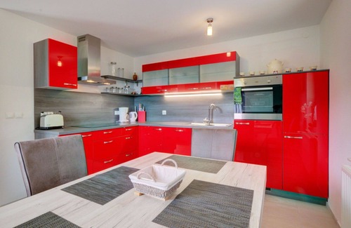 Bled Apartment | Nice apartment for 4 people with WIFI, TV, balcony and panoramic view