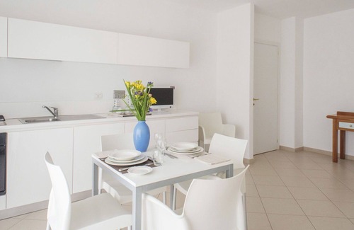 Marina di Vasto Apartment | Nice apartment for 5 people with pool, A/C, WIFI, TV, patio, pets allowed and parking