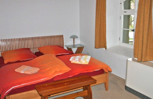Ilmtal Apartment | Nice apartment for 6 people with TV, patio, pets allowed and parking