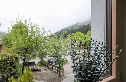 Oberau Apartment | Nice apartment for 8 guests with WIFI, TV, balcony, panoramic view and parking
