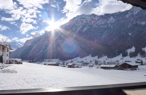 Kandergrund Apartment | Nice apartment for 4 guests with WIFI, TV, balcony, pets allowed and panoramic view
