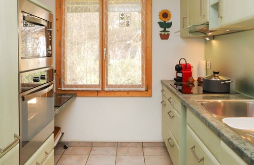 Zweisimmen Apartment | Nice apartment for 6 guests with WIFI, TV, balcony, pets allowed, panoramic view and parking