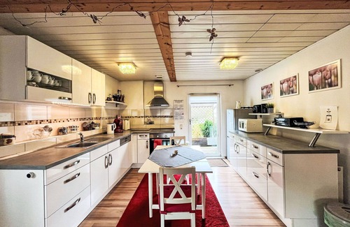 Quiddelbach Apartment | Nice apartment for 7 guests with WIFI, TV, balcony and parking