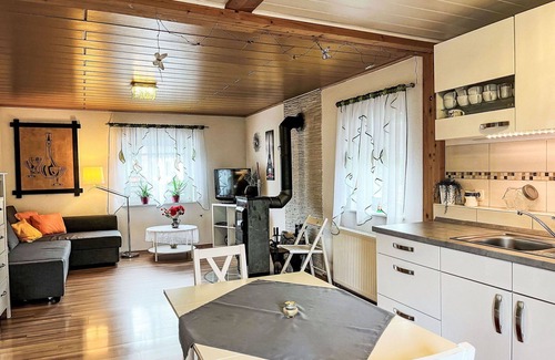 Quiddelbach Apartment | Nice apartment for 7 guests with WIFI, TV, balcony and parking