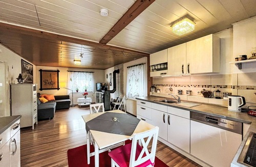 Quiddelbach Apartment | Nice apartment for 7 guests with WIFI, TV, balcony and parking